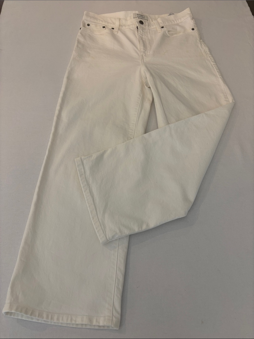 Women’s White Straight High-rise Wide Leg Ankle Cotton Denim Jeans. Size 8
